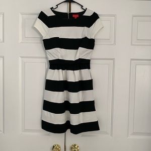 Black and White striped Elle dress size 2 NWT